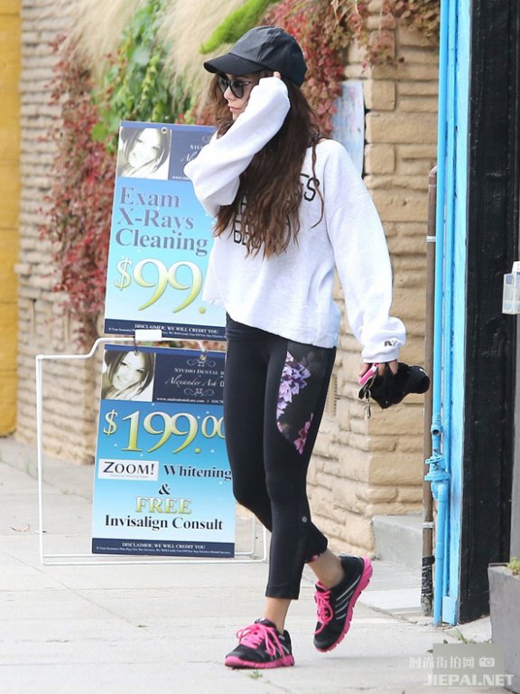 街拍欧美明星生活中的时尚搭配