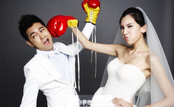陈若仪婚纱照挥拳训夫 小志搞怪无敌帅