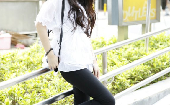 2013年8月广州潮女街拍 甜美可人的时尚美搭