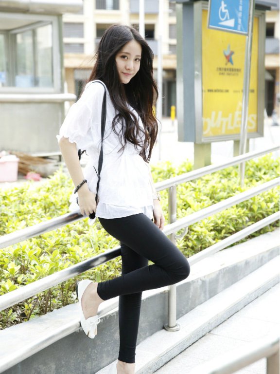 2013年8月广州潮女街拍 甜美可人的时尚美搭