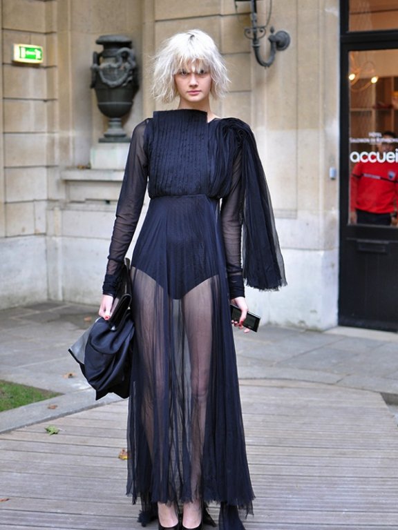 巴黎时尚街拍 初秋时节乱穿衣