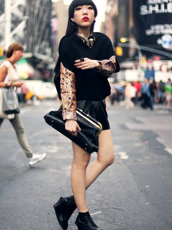 吴莫愁纽约时装周街拍 展现新生代偶像气场