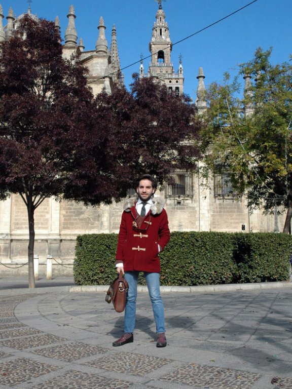 西班牙塞维亚型男街拍:鞋子搭出潮范儿