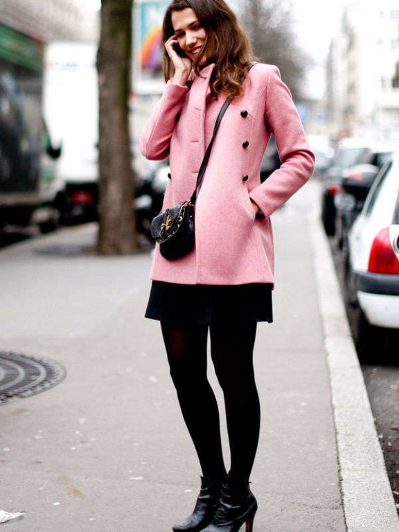 欧美潮女街拍 看时尚达人玩转街头粉色装扮