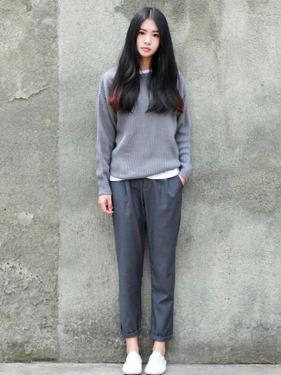 国内潮女街拍 灰色搭配出优雅变奏