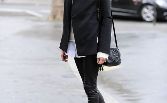 2014巴黎秋冬時装周街拍:学模特的私搭 腿瘦才是硬道理