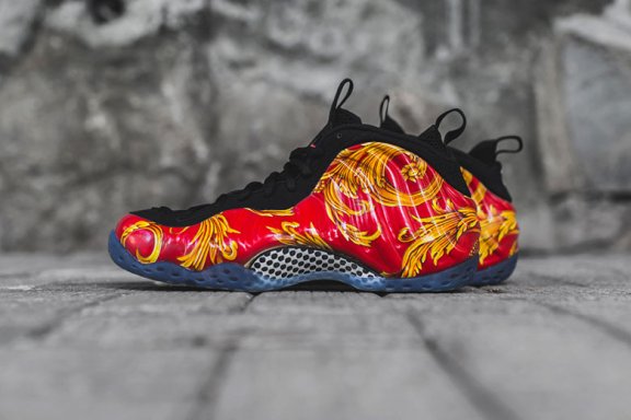 近赏 Supreme x Nike Air Foamposite 1 SP 联名合作款