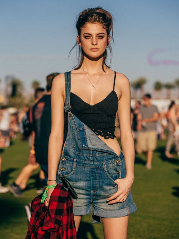 大夏天可以这样穿!跟着街拍摄影师Driely S.前往科切拉音乐节Coachella Festival
