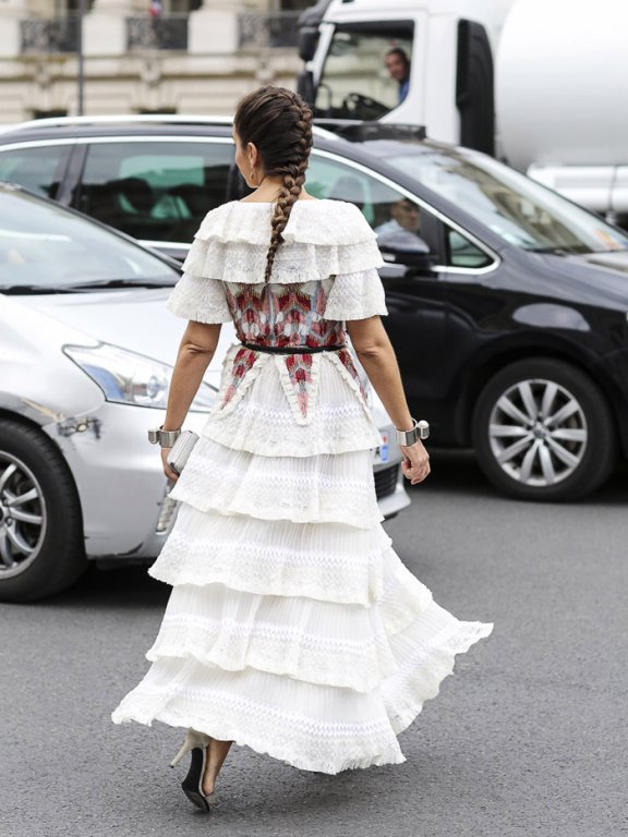 2014年8月欧美潮女街拍 那些优雅的白裙