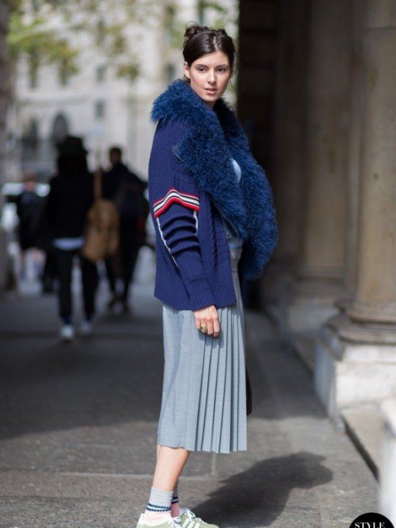 跟上时尚潮人的脚步!看2014秋冬短袜街拍搭配示范