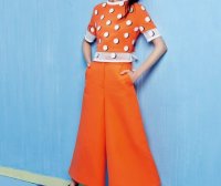 郑爽着露肩长裙登杂志 早春气息娇美大片