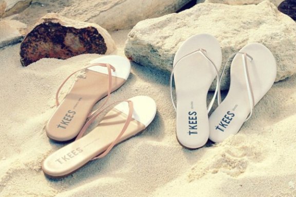 8个人字拖给你一个完美的夏天!