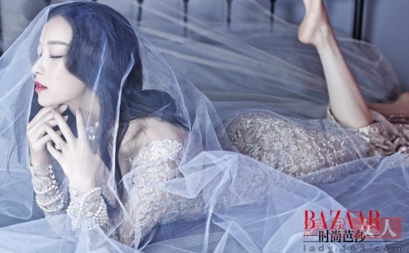 倪妮登《时尚芭莎》 我在红尘中学会爱