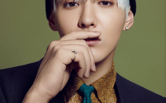 四有星人吴亦凡登封面 靠努力实现梦想