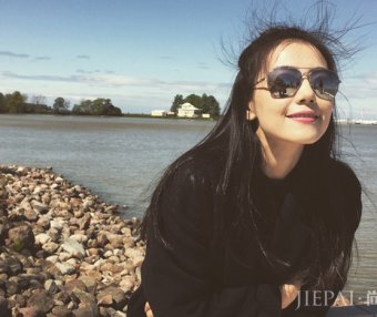 用基本款穿出高圆圆的清新好品味！