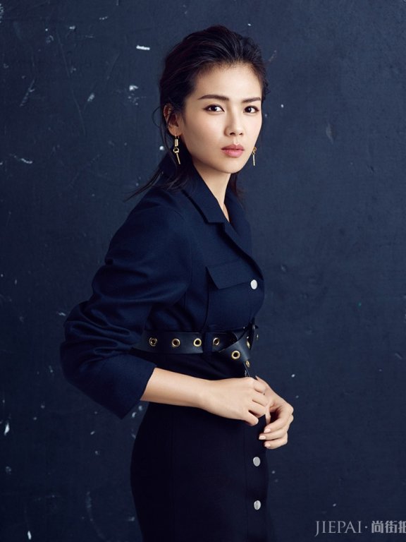 跨界女王刘涛登上封面 可美可攻切换自如!
