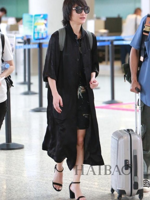 诗诗、杨幂、娜扎都出镜,华语明星街拍合辑