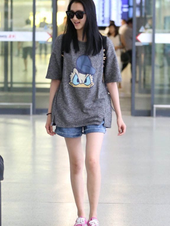 国内明星机场街拍 看谁腿最瘦