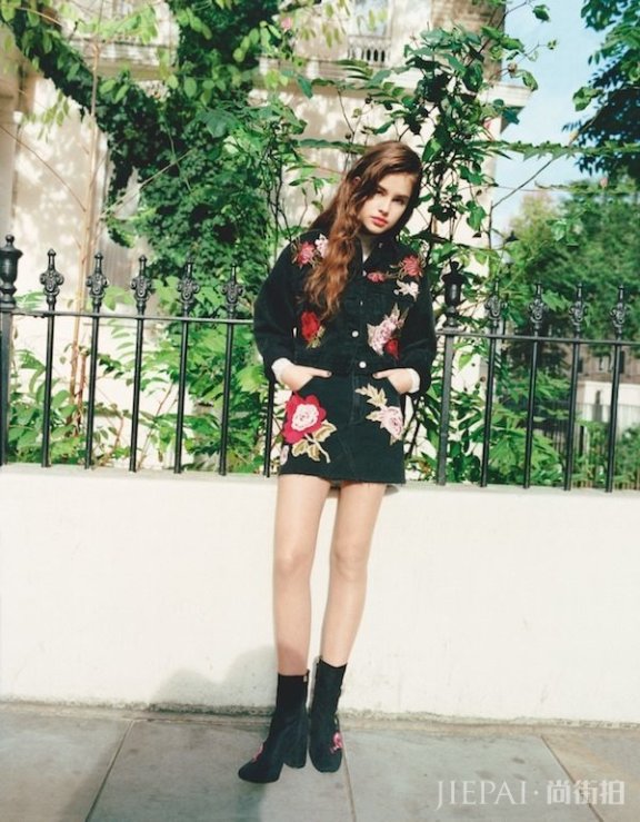 春意盎然的英伦情怀：Topshop 释出2017全新春夏平面广告