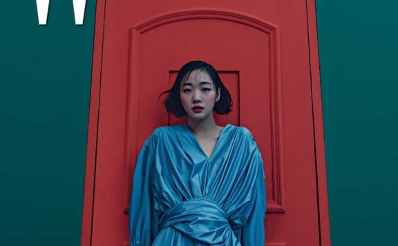 复古摩登的中性魅力:金高恩拍摄韩国《W Magazine》春季时尚画报