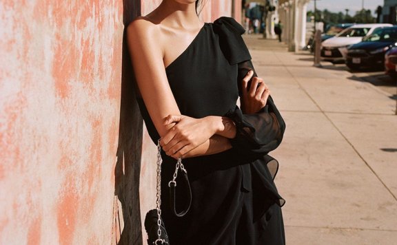 重拾摩登都市风尚:Mango 2017 春夏4月广告释出