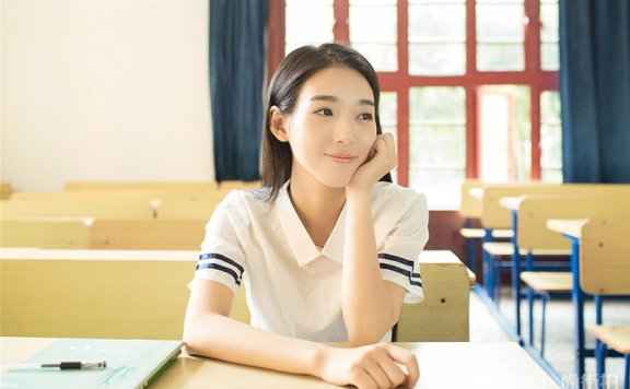 演员宁心曝青春校园写真   清新软萌惹人爱