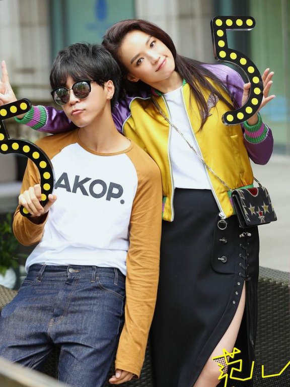 舒淇拍摄韩火火新书，夹克长裙献出街拍首秀