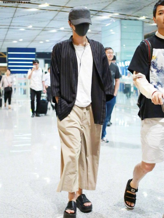 华晨宇街拍 帅酷正当时