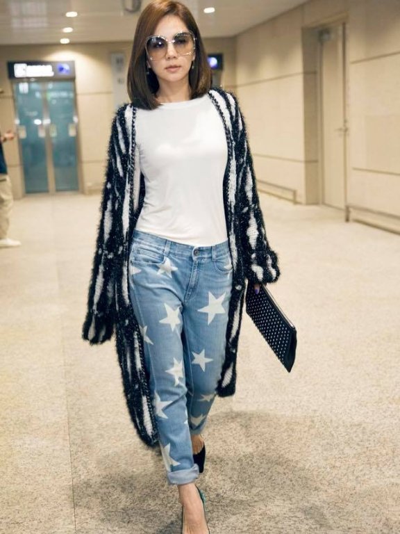 跟著Ella的机场私服,穿出裤装的率性与女人味