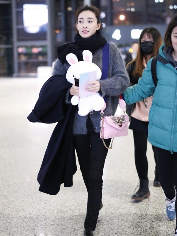 今年围巾流行这几款,怎么搭配都超好看