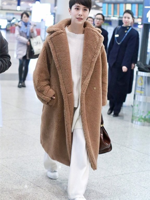 戚薇穿泰迪熊大衣撞色海清 这件羊羔毛外套到底为什么那么多人爱？