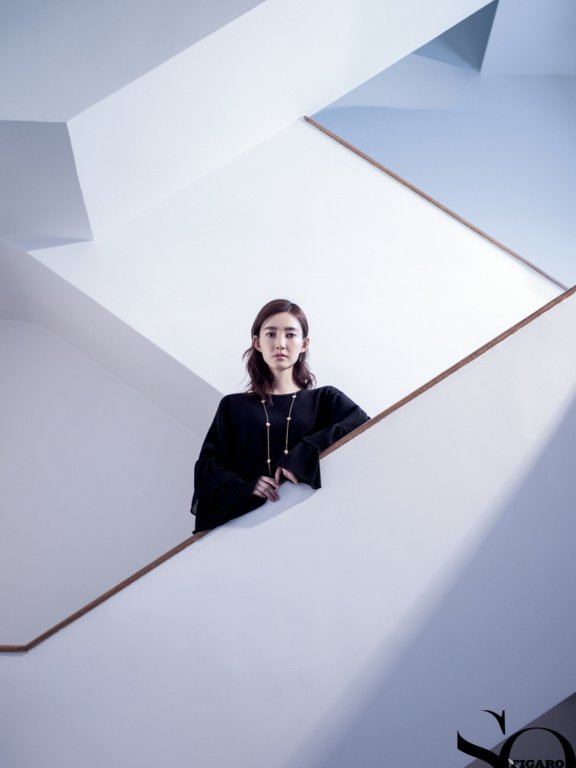 王丽坤封面大片出炉 文艺十足又优雅尽显东方美