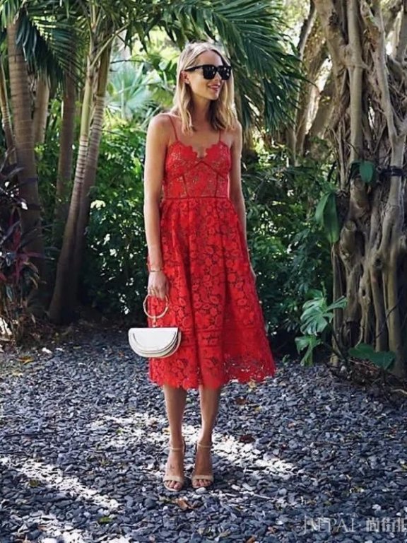 我们看了100+位ins博主春日穿搭，告诉你今年连衣裙要买哪些！