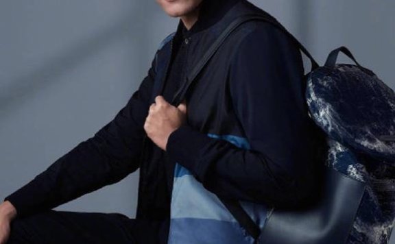 36岁胡歌被围观,胡子拉碴发际线成迷,粉丝:老胡你长点心吧!