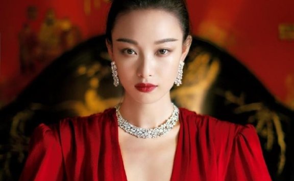 首位中国女星!倪妮荣登《时装L’OFFICIEL》九月中法刊双封面