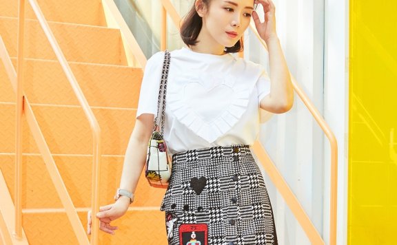 车永莉街拍大片来袭 可帅可甜尽显时尚