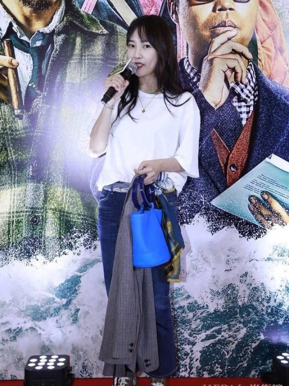 好久不见的白百何瘦脱相了,网友:这穿的是什么衣服呀!