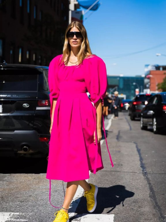 可能是今年最详细的荧光色欧美街拍了