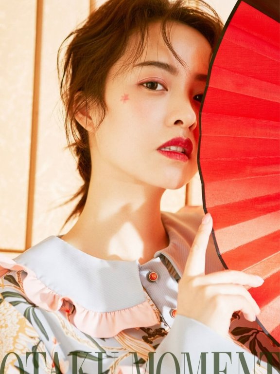 余心恬百变时尚大片曝光 浪漫美艳展现多面魅力