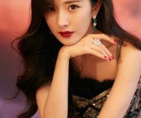 揭杨幂的真面目 这样的“衣精”还敢说是孩子她妈