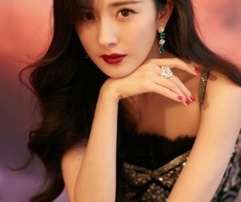 揭杨幂的真面目 这样的“衣精”还敢说是孩子她妈