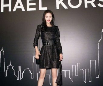 杨幂脚踩10cm“银针”现身,这么细不怕卡在地板里?