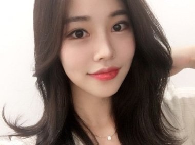 超显脸小 连皇后娘娘都爱的这款中分八字刘海卷