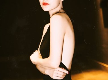 郭采洁“被整容”？这“水波刘海”威力太大，杨幂陈妍希都换上它