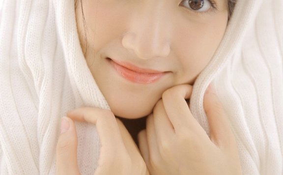 养猫少女冷艳氧气美艳温柔目光漂亮美女写真