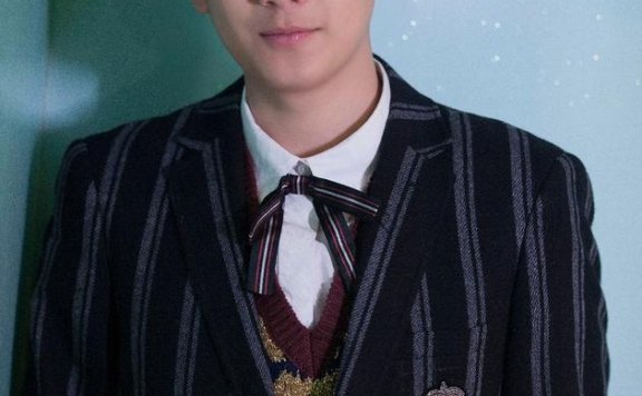 胡先煦公布恋情 那么他女朋友是谁呢？