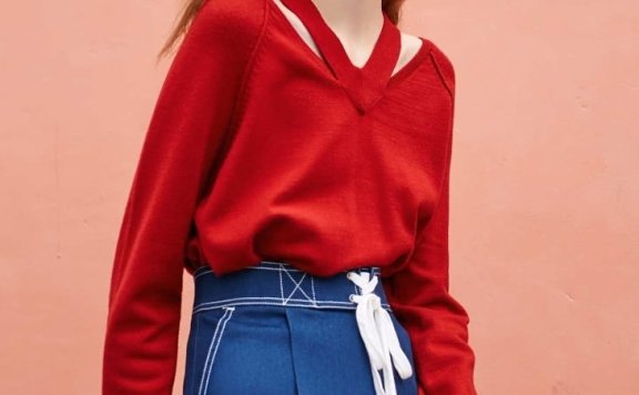 2018秋天怎么穿？这件毛衣遮肉＋减龄，时髦精都穿上啦