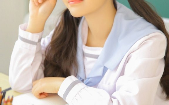 台湾美女校园班长青涩稚嫩水灵动人写真