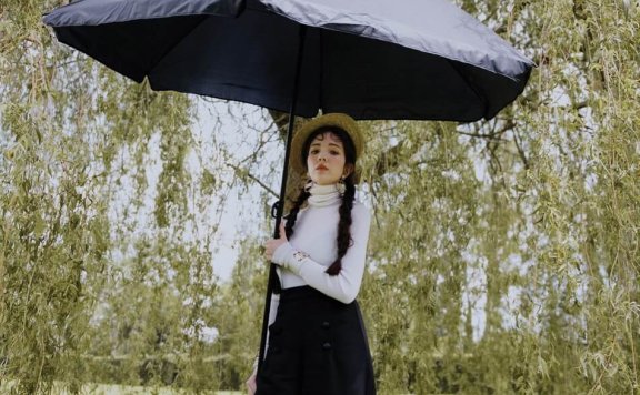 许玮甯玩转法式复古 独特个性表现力满分