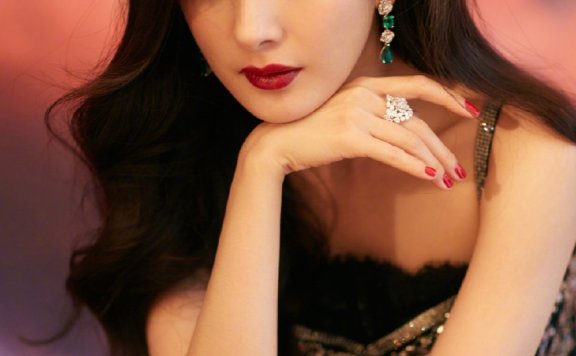 揭杨幂的真面目 这样的“衣精”还敢说是孩子她妈